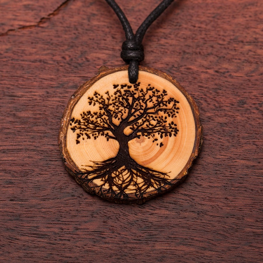 Holz Schmuck von NatureCraft - Holz Halsketten - Holz Ohrringe -  Naturschmuck - Handcrafted Jewellery - made in Tyrol, Austria - Vegan -  Upcycled - Online Shop - Ketten - ab 3cm - Baum des Lebens