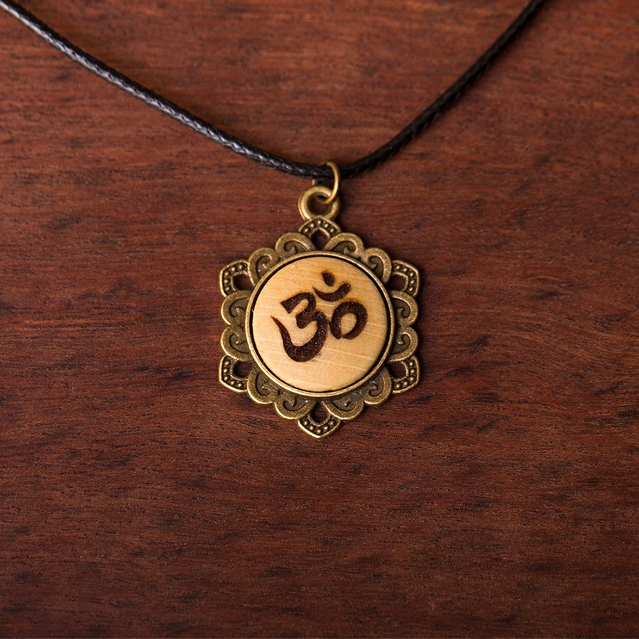 Om Kette Holzschmuck aus Naturholz