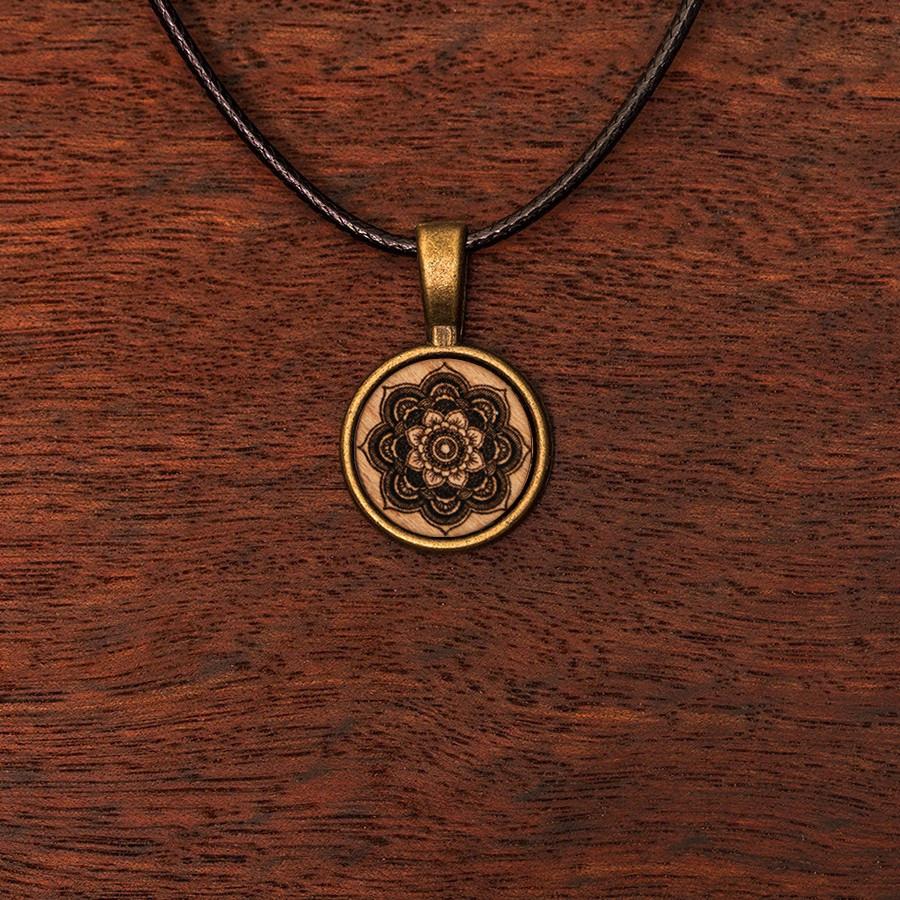 Mandala Blume Kette Holzschmuck aus Naturholz