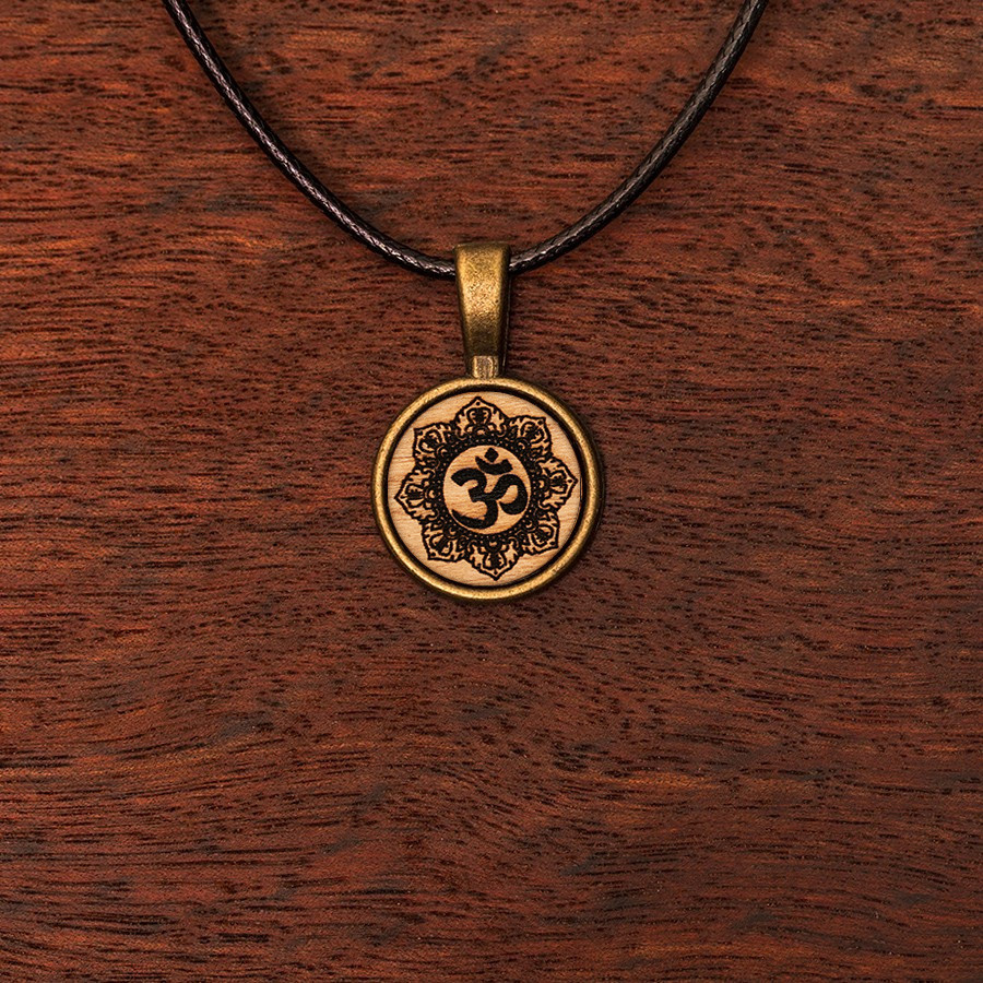 Om Flower Kette Holzschmuck aus Naturholz