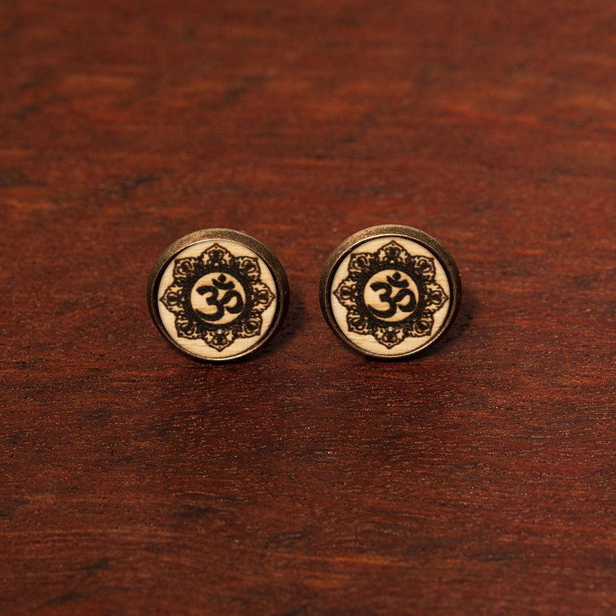 Om Flower Ohrstecker Holzschmuck aus Naturholz