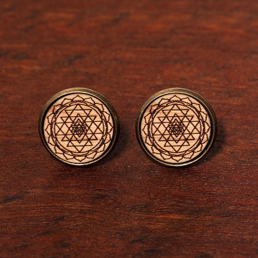 Sri Yantra Ohrstecker Holzschmuck aus Naturholz