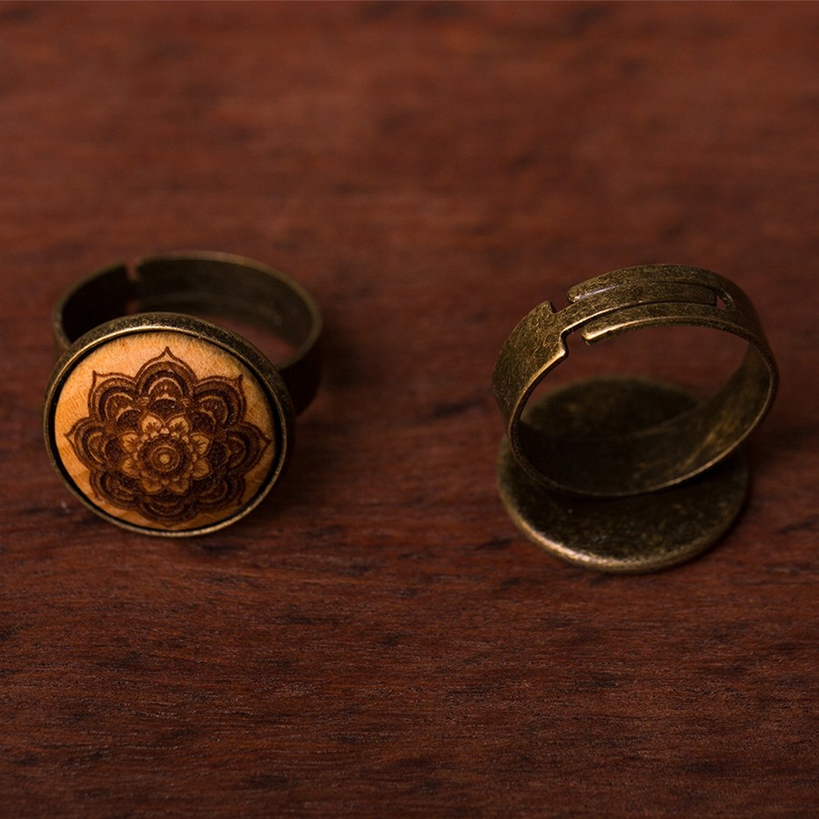 Mandala Blume Ring Holzschmuck aus Naturholz