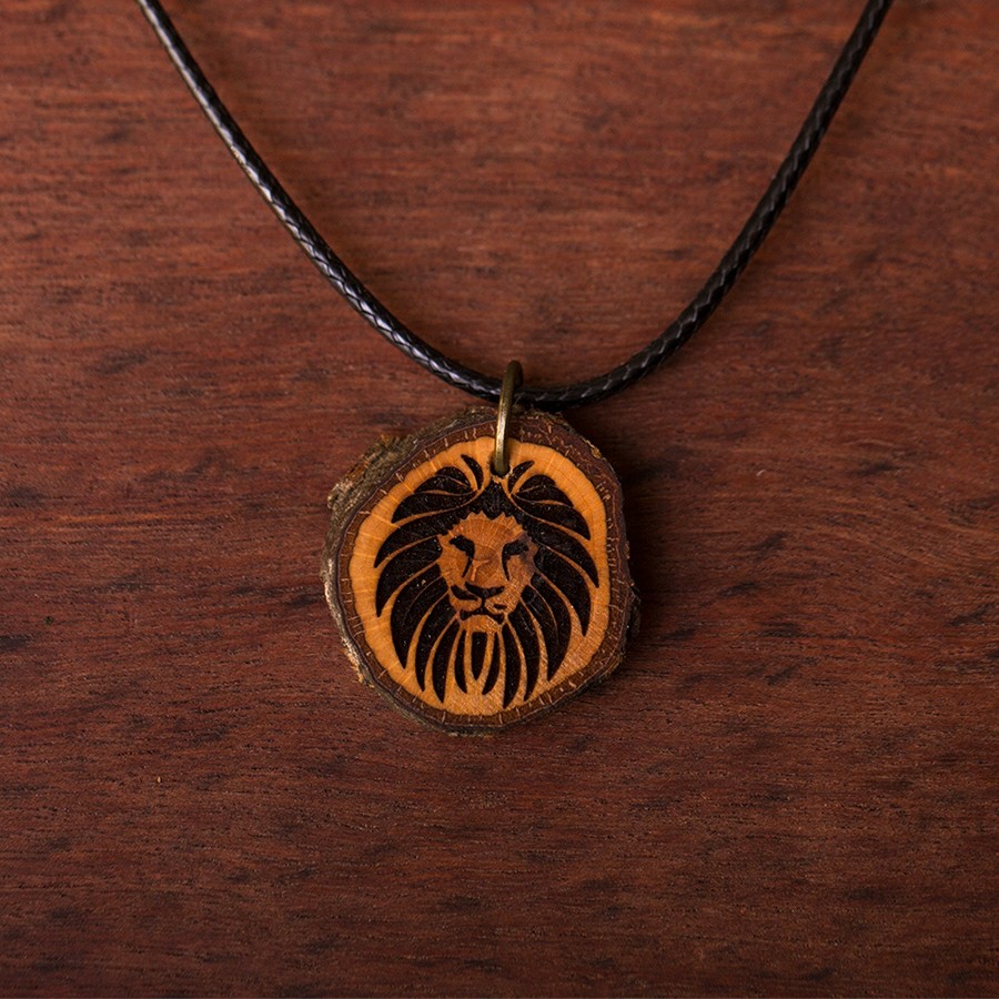 Löwe Kette Holzschmuck aus Naturholz