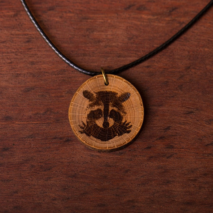 Waschbär Kette Holzschmuck aus Naturholz
