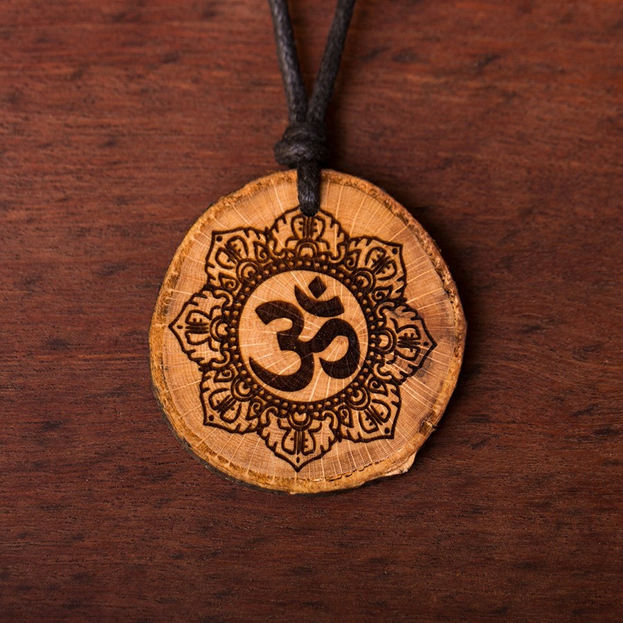 Om Flower Kette Holzschmuck aus Naturholz