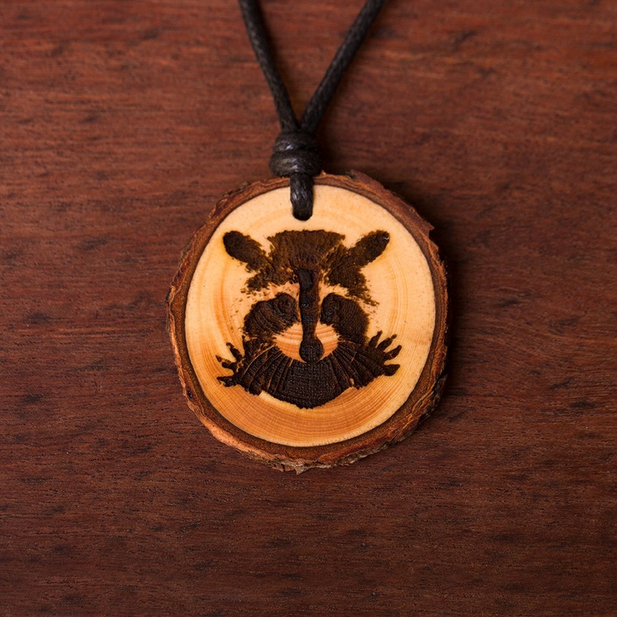 Waschbär Kette Holzschmuck aus Naturholz