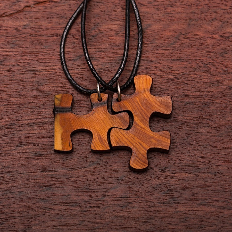 Puzzle Pärchen Eibe Kette Holzschmuck aus Naturholz