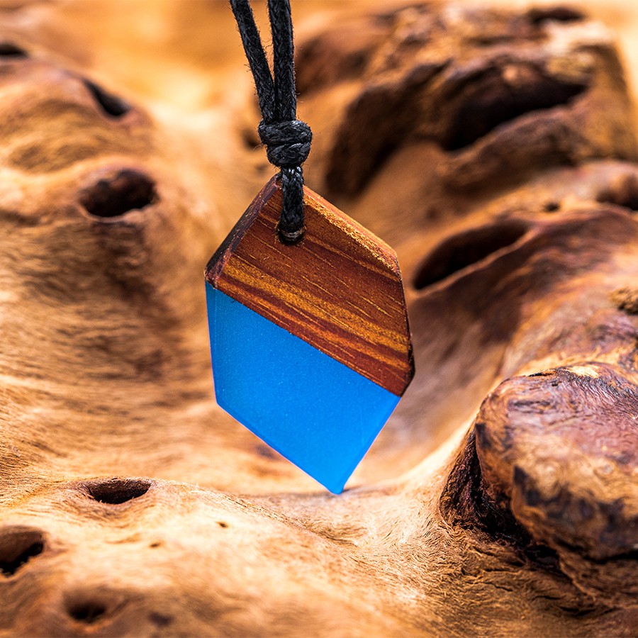Epoxid Kristall Blau Holz Kristall aus Holz und Harz / Resin, Schmuck / Halsketten