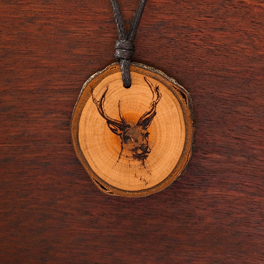 Hirsch Kette Holzschmuck aus Naturholz