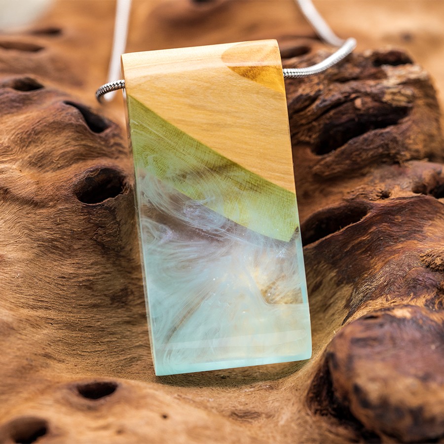 Epoxid Kristall 3516 Holz Kristall aus Holz und Harz / Resin, Schmuck / Halsketten