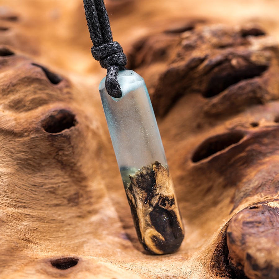 Epoxid Kristall 3917 Holz Kristall aus Holz und Harz / Resin, Schmuck / Halsketten