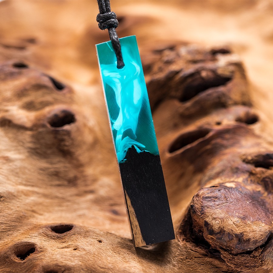 Blue Stick - Herz Epoxid Kristall Holz Kristall aus Holz und Harz / Resin, Schmuck / Halsketten