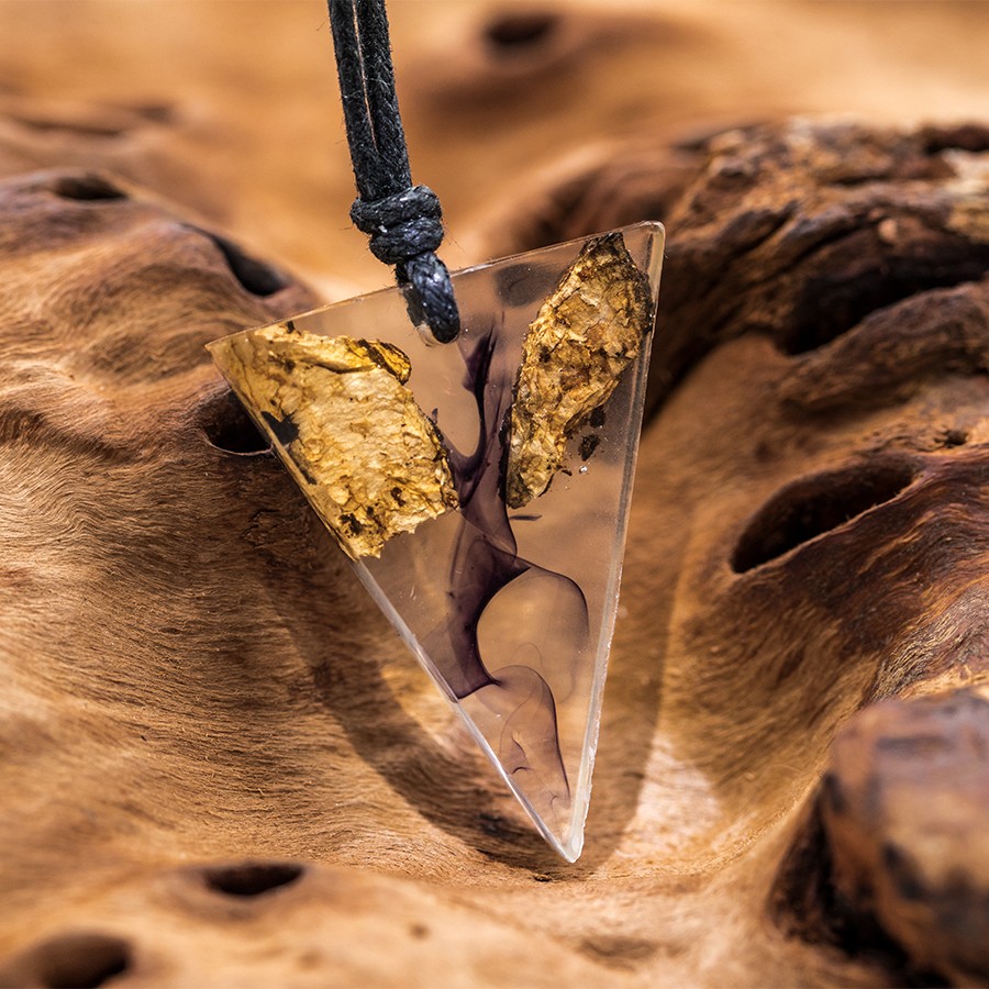 Triangle  - Epoxid Kristall Holz Kristall aus Holz und Harz / Resin, Schmuck / Halsketten