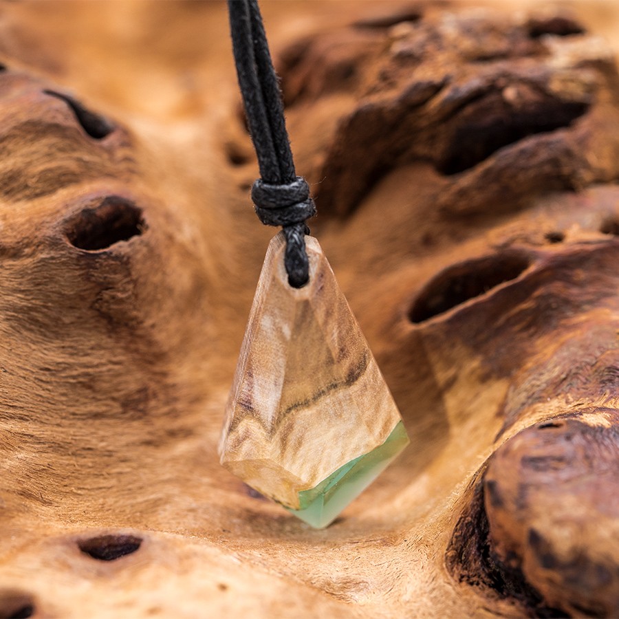Epoxid Kristall 3992 Holz Kristall aus Holz und Harz / Resin, Schmuck / Halsketten