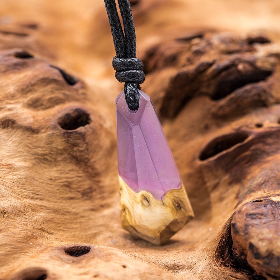 Epoxid Kristall 4022 Holz Kristall aus Holz und Harz / Resin, Schmuck / Halsketten