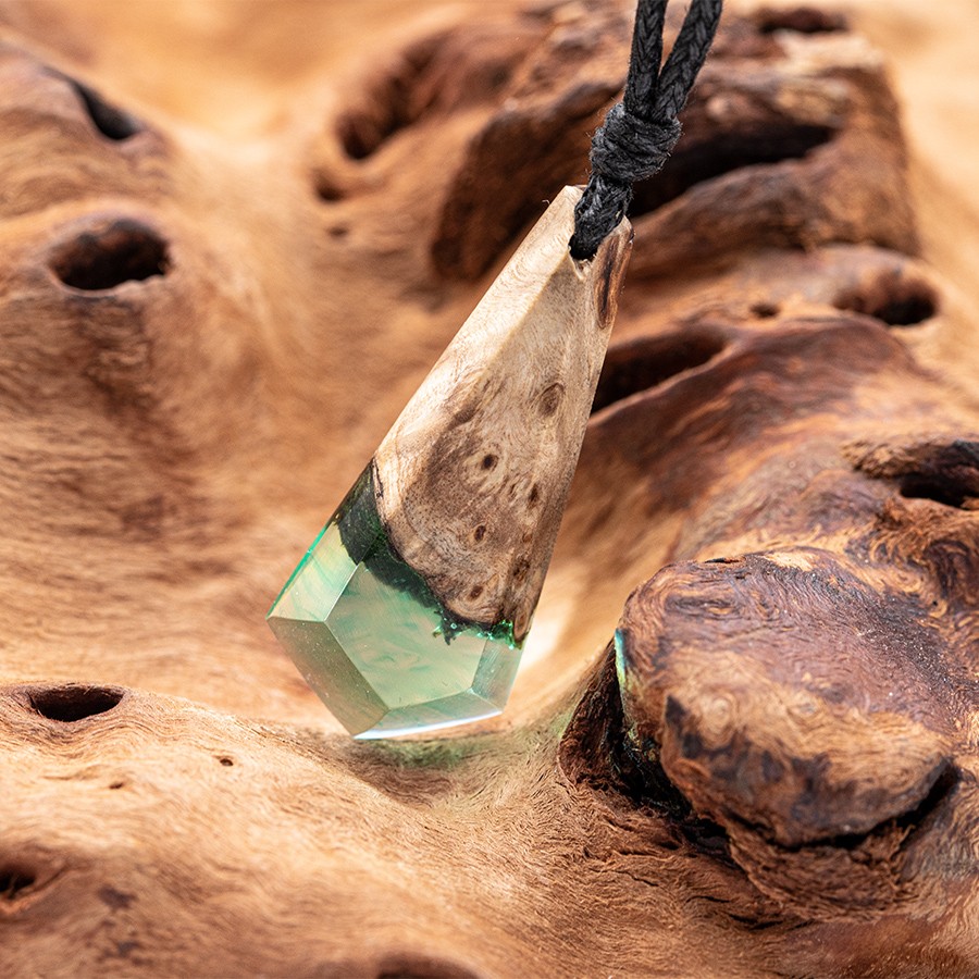 Epoxid Kristall 4057 Holz Kristall aus Holz und Harz / Resin, Schmuck / Halsketten