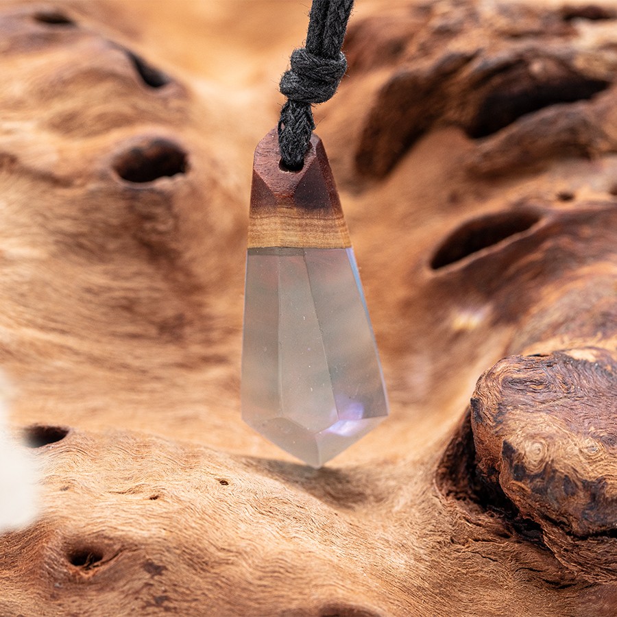Epoxid Kristall 4066 Holz Kristall aus Holz und Harz / Resin, Schmuck / Halsketten
