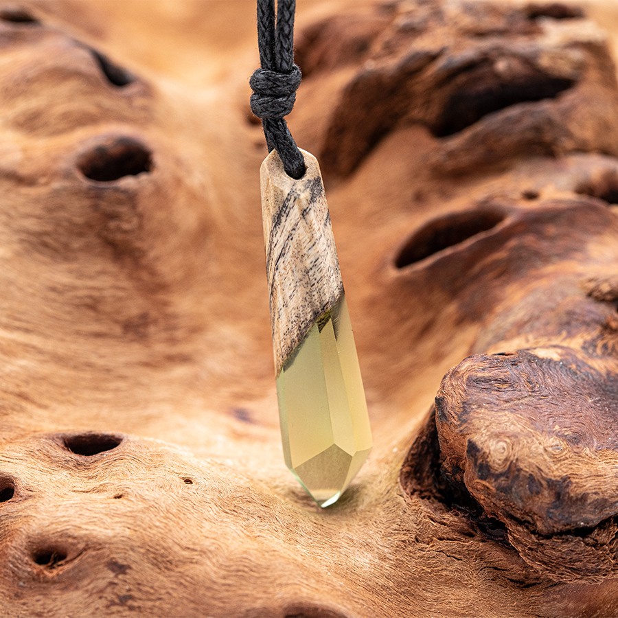 Epoxid Kristall 4070 Holz Kristall aus Holz und Harz / Resin, Schmuck / Halsketten