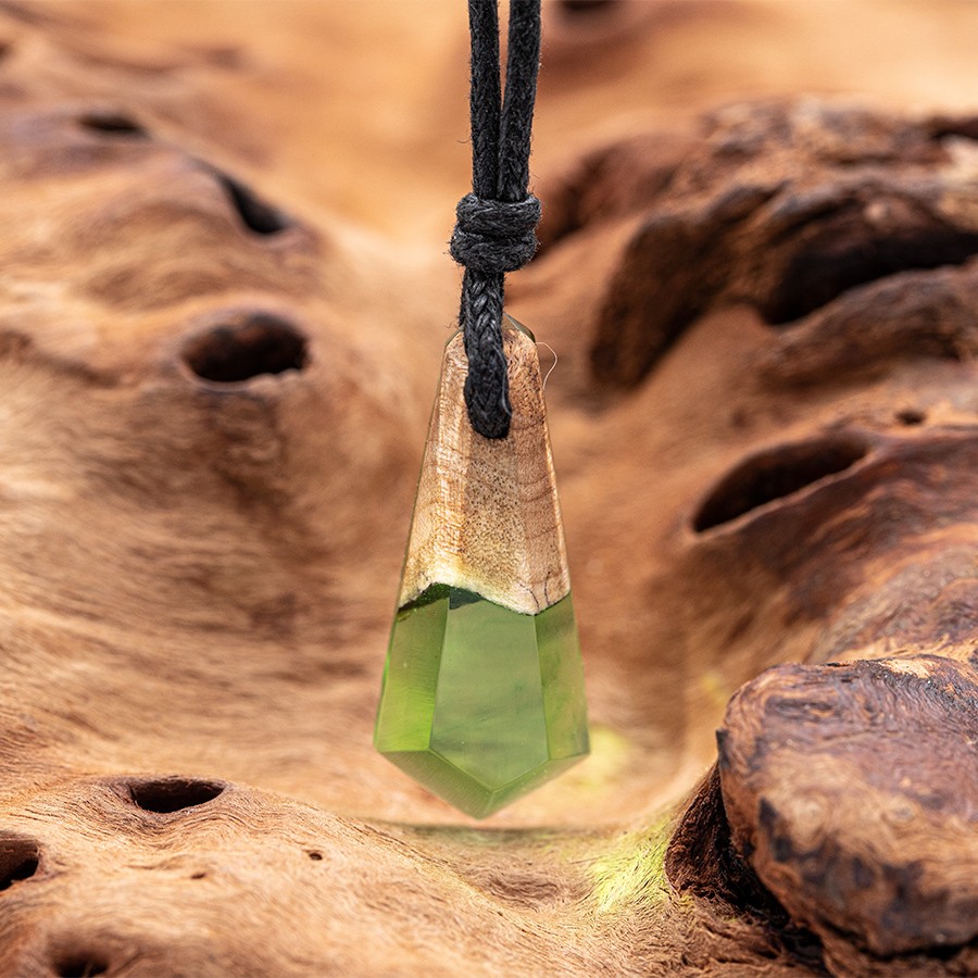 Epoxid Kristall 4072 Holz Kristall aus Holz und Harz / Resin, Schmuck / Halsketten