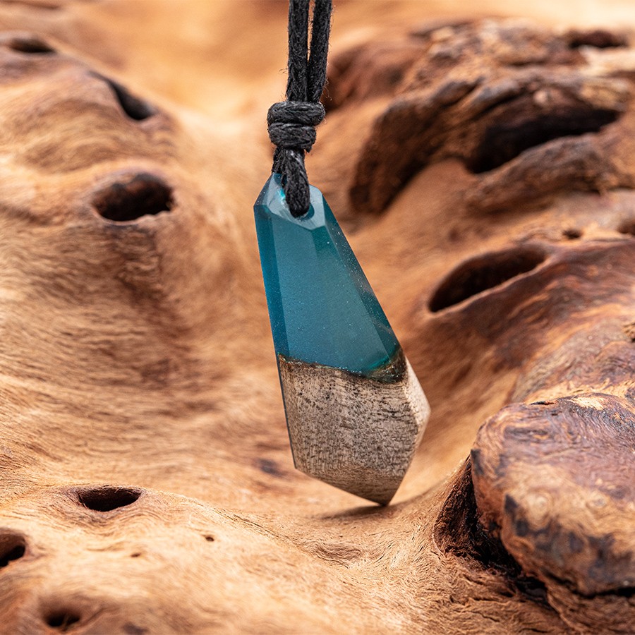 Epoxid Kristall 4085 Holz Kristall aus Holz und Harz / Resin, Schmuck / Halsketten