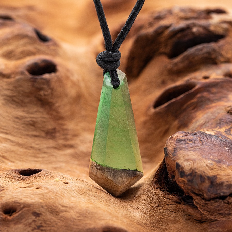 Epoxid Kristall 4157 Holz Kristall aus Holz und Harz / Resin, Schmuck / Halsketten