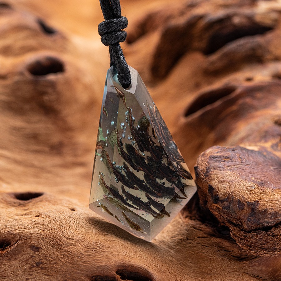 Epoxid Kristall 4203 Holz Kristall aus Holz und Harz / Resin, Schmuck / Halsketten
