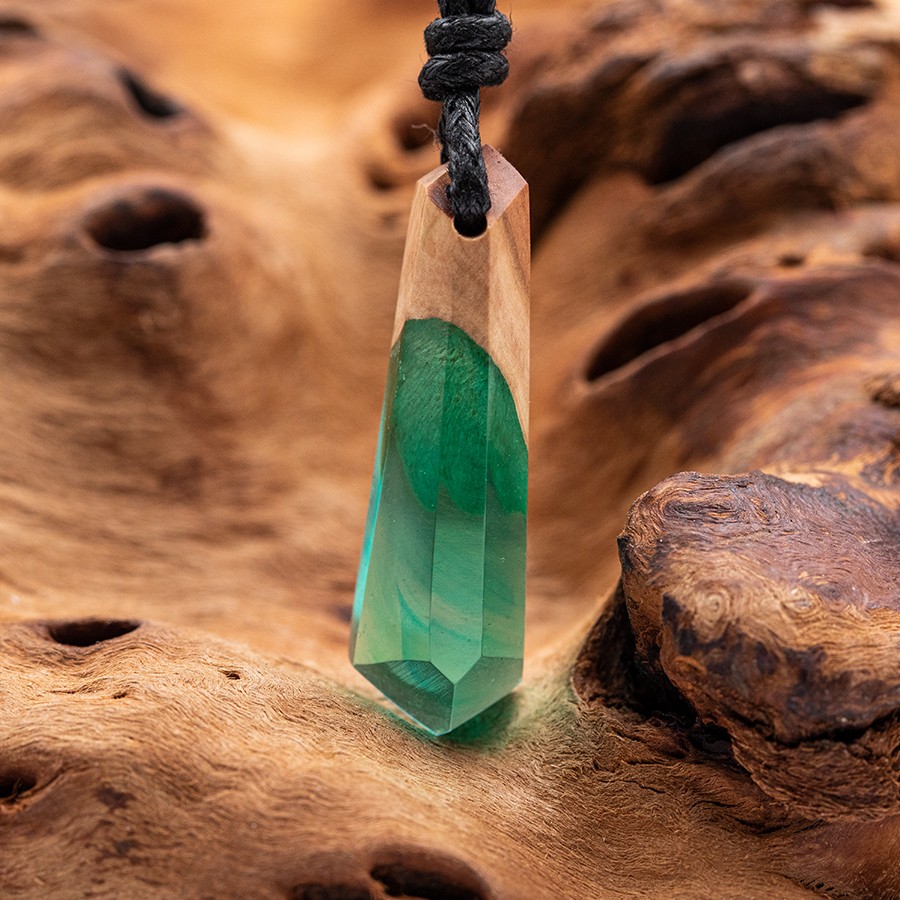 Epoxid Kristall 4210 Holz Kristall aus Holz und Harz / Resin, Schmuck / Halsketten