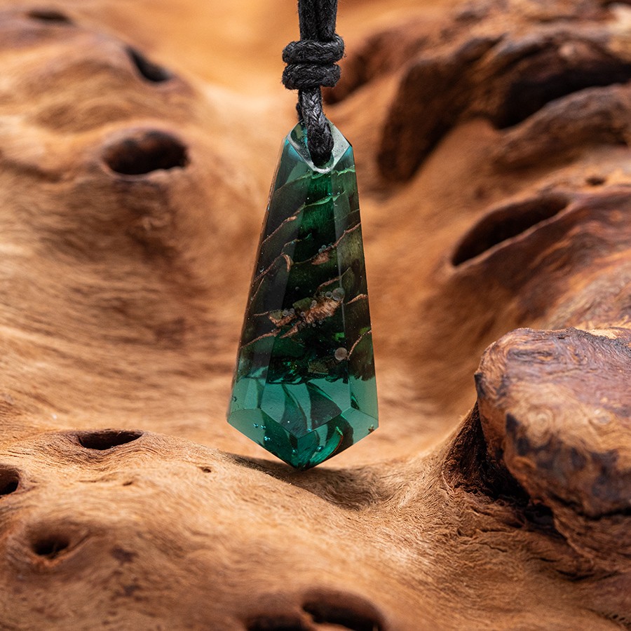 Epoxid Kristall 4243 Holz Kristall aus Holz und Harz / Resin, Schmuck / Halsketten