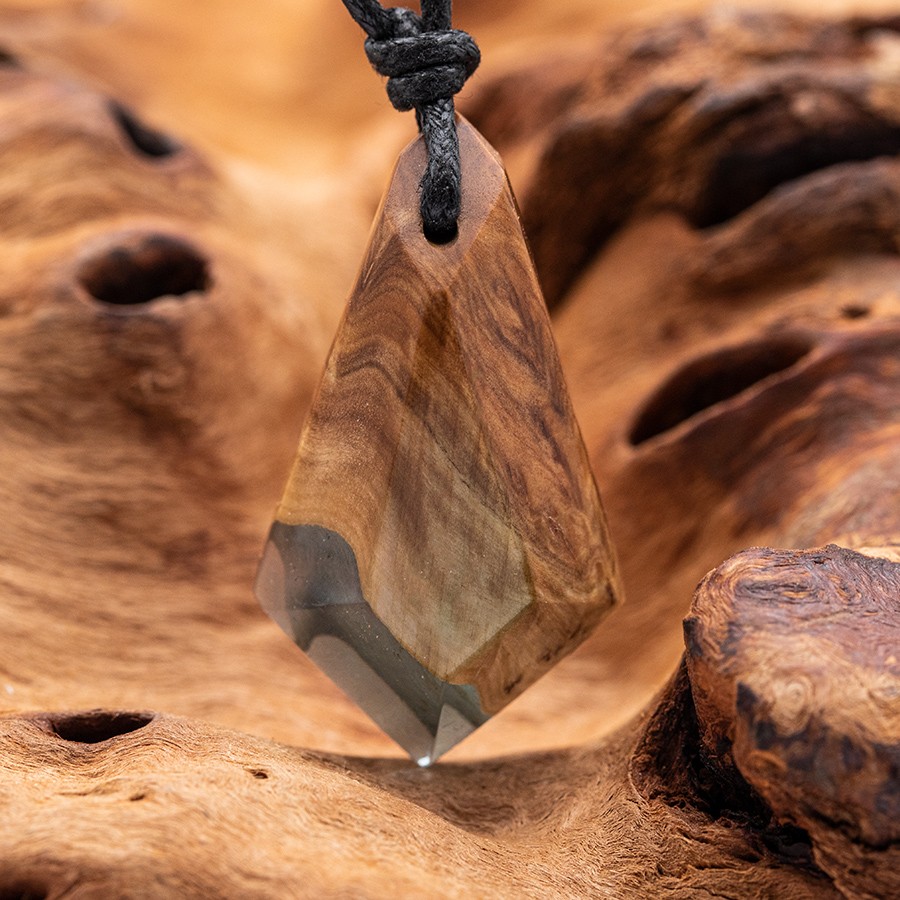 Epoxid Kristall 4322 Holz Kristall aus Holz und Harz / Resin, Schmuck / Halsketten