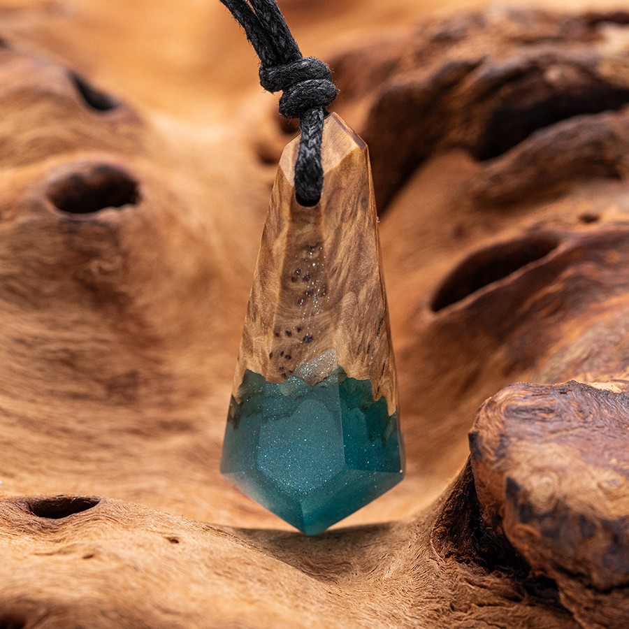 Epoxid Kristall 4344 Holz Kristall aus Holz und Harz / Resin, Schmuck / Halsketten