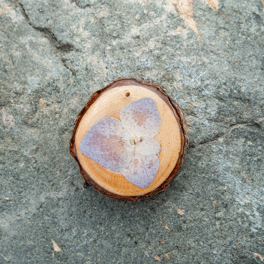 Zirbenblüte 5302 Kette Holzschmuck aus Naturholz