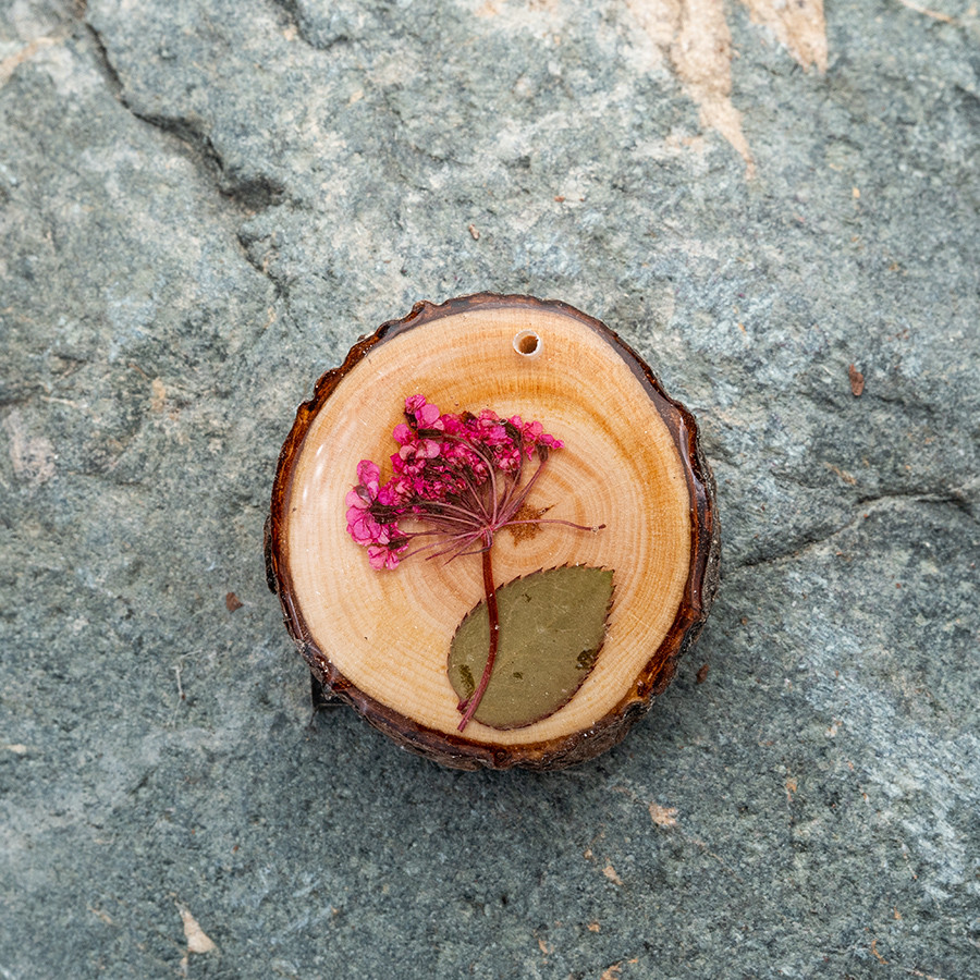Zirbenblüte 5320 Kette Holzschmuck aus Naturholz