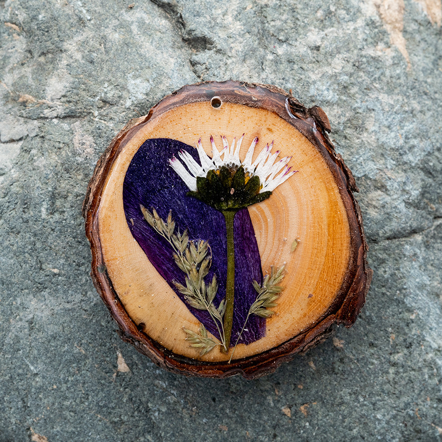 Zirbenblüte 5328 Kette Holzschmuck aus Naturholz