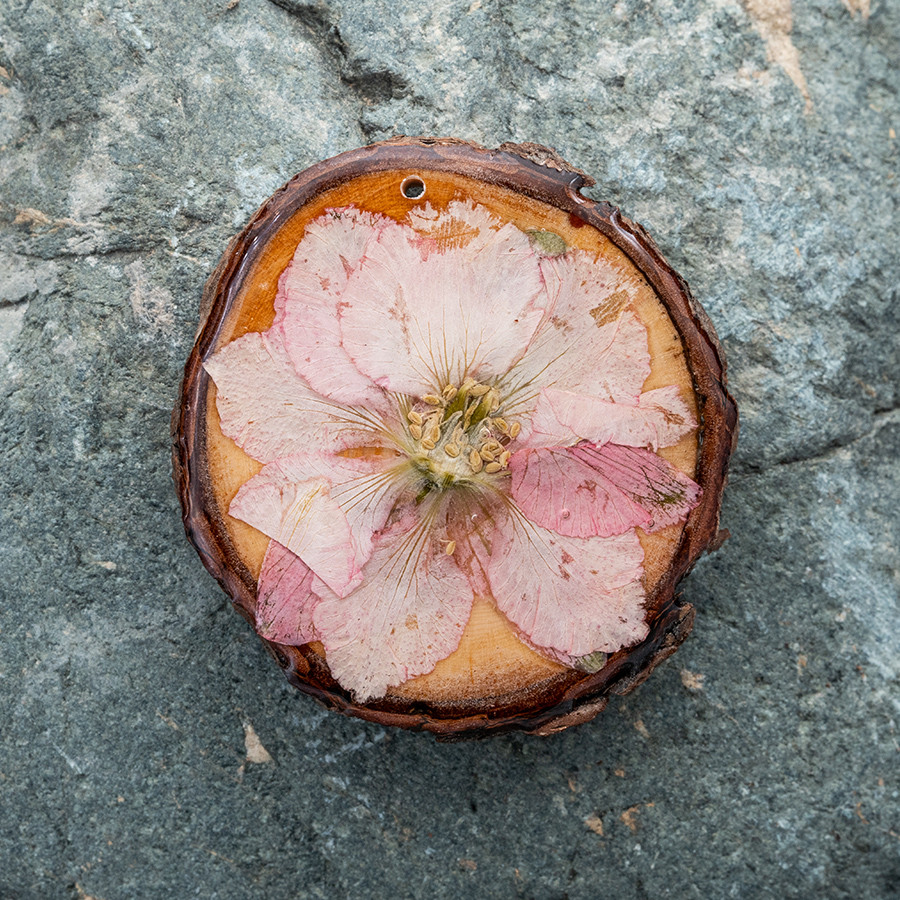 Zirbenblüte 5334 Kette Holzschmuck aus Naturholz