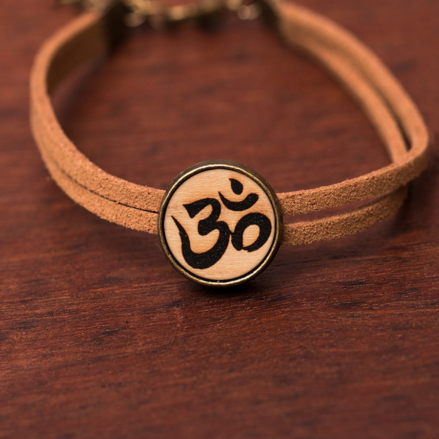 Om Armkette Holzschmuck aus Naturholz